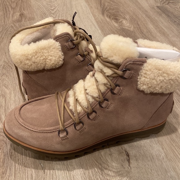 NWT Sorel Ash Brown Harlow Lace Cozy Boots - Picture 2 of 7